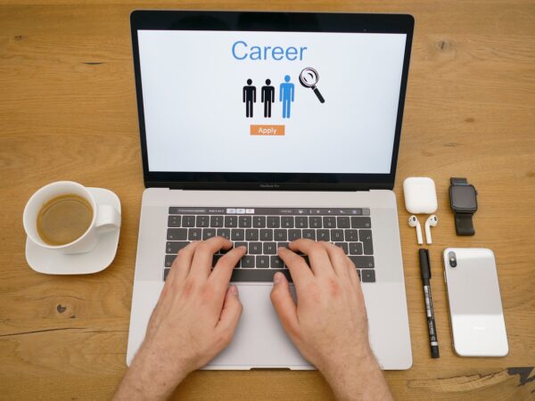 Как студентам за рубежом искать стажировки — и почему начинать нужно прямо сейчас