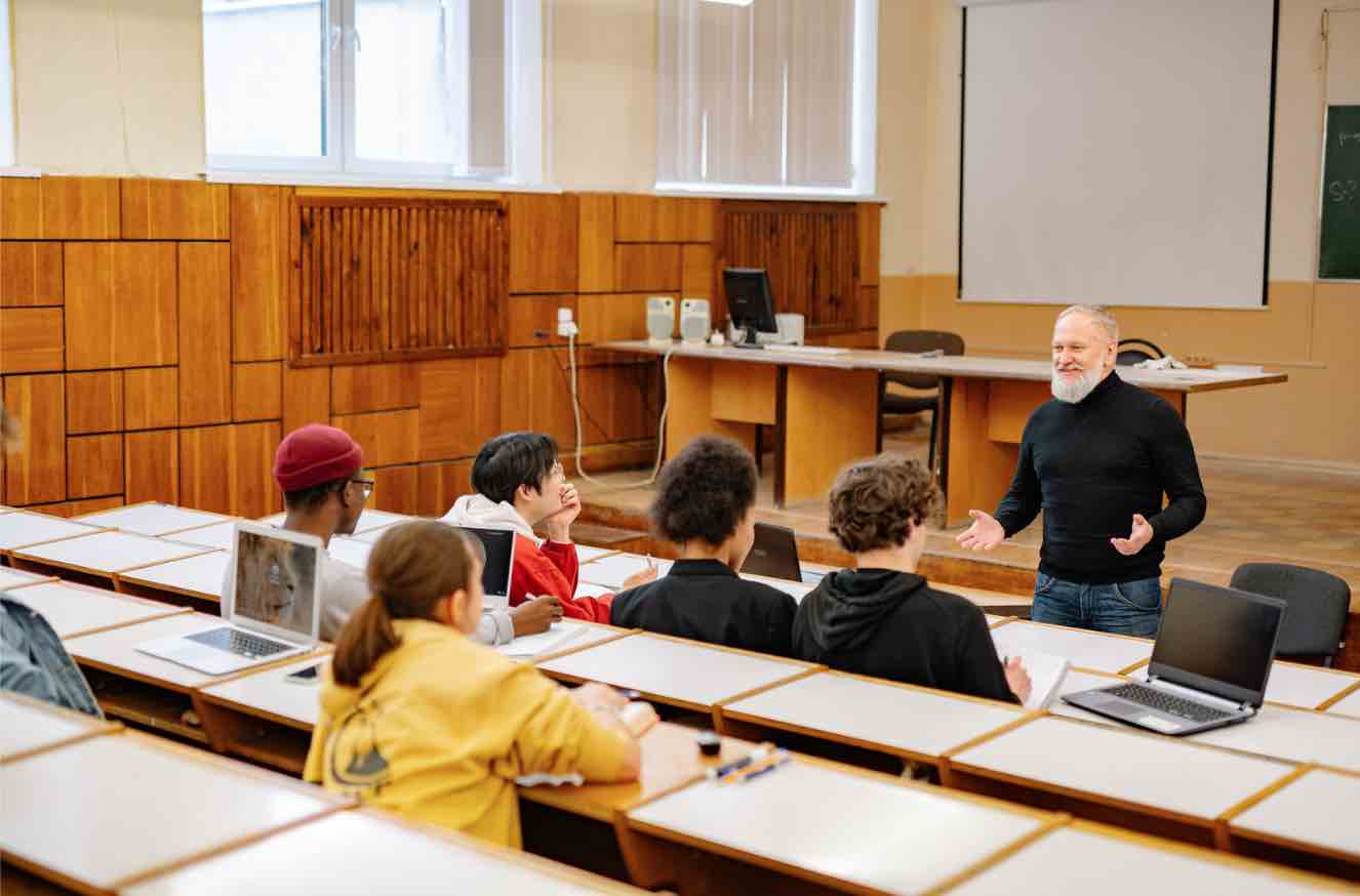 Влияет ли рейтинг университета на карьеру выпускника? Сравнение QS и Global Employability University Ranking 2026